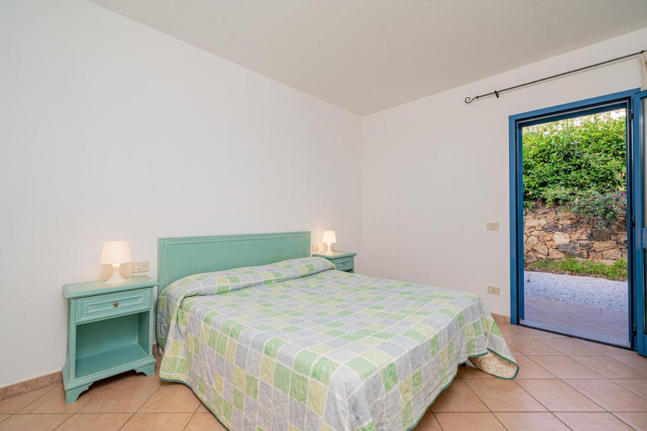 Apartments In Residence With Swimming Pool In Cala Girgolu 蒙特佩特罗素 外观 照片